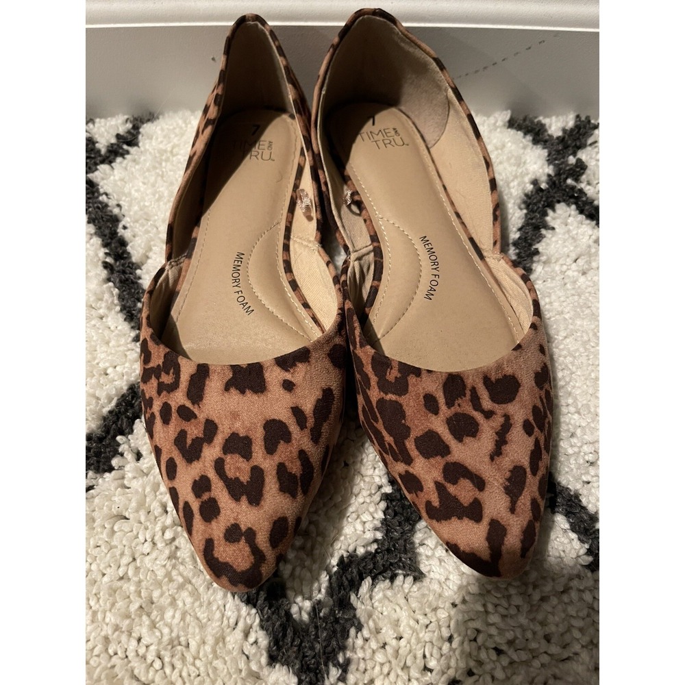 Time and True D'orsay Pointed Toe Ballet flats 7 memory foam animal print